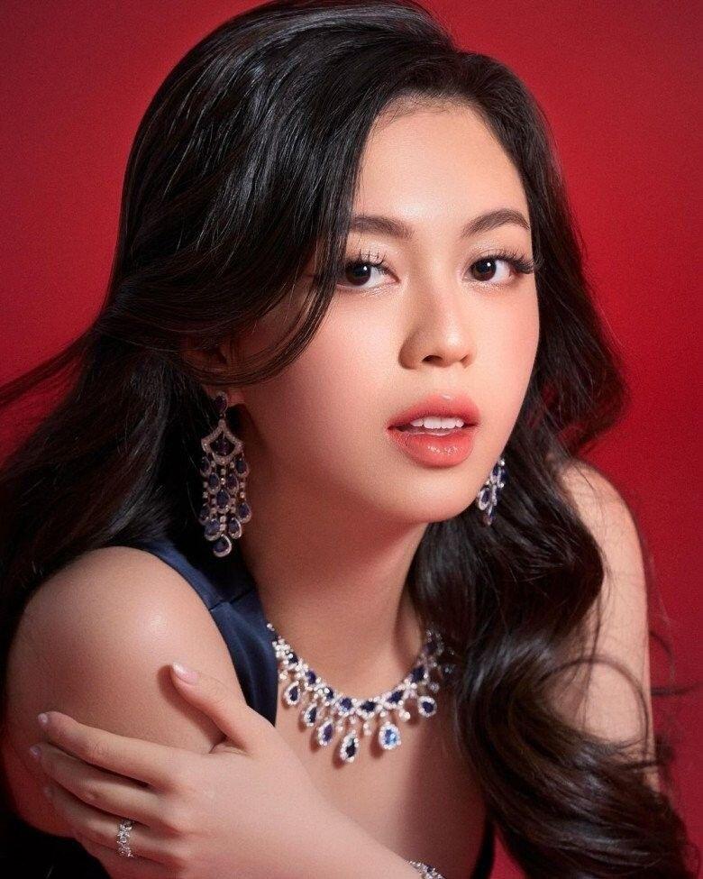 Thiên kim tiểu thư gia tộc siêu giàu ở Việt Nam lấy thiếu gia Phan Hoàng: Thần thái sang chảnh, sở hữu hàng hiệu không đếm xuể - 6