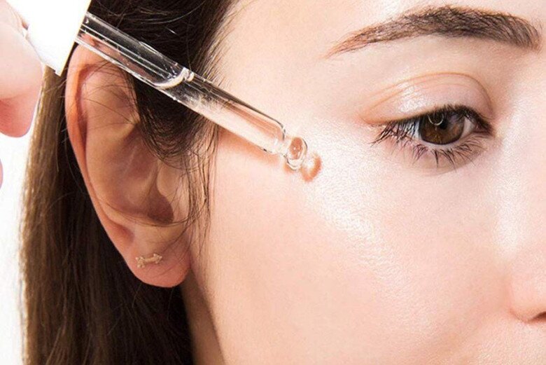 Thoa kem chống nắng, chị em cần biết công thức “2 trước - 3 sau”, vừa chống UV vừa &#34;giữ&#34; collagen - 2