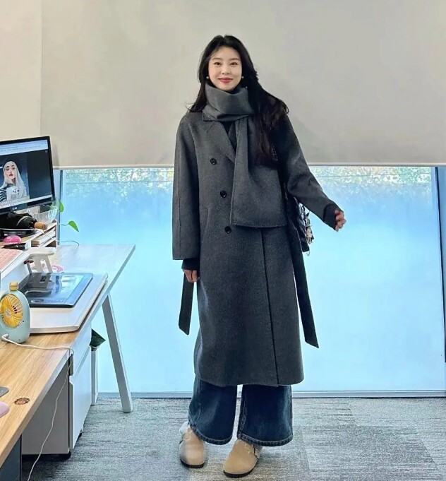 Lạnh này mặc gì đi làm? 20 outfit "ruột" của các blogger thời trang cao dưới 1m60 mà "hack" dáng như 1m70 - 17