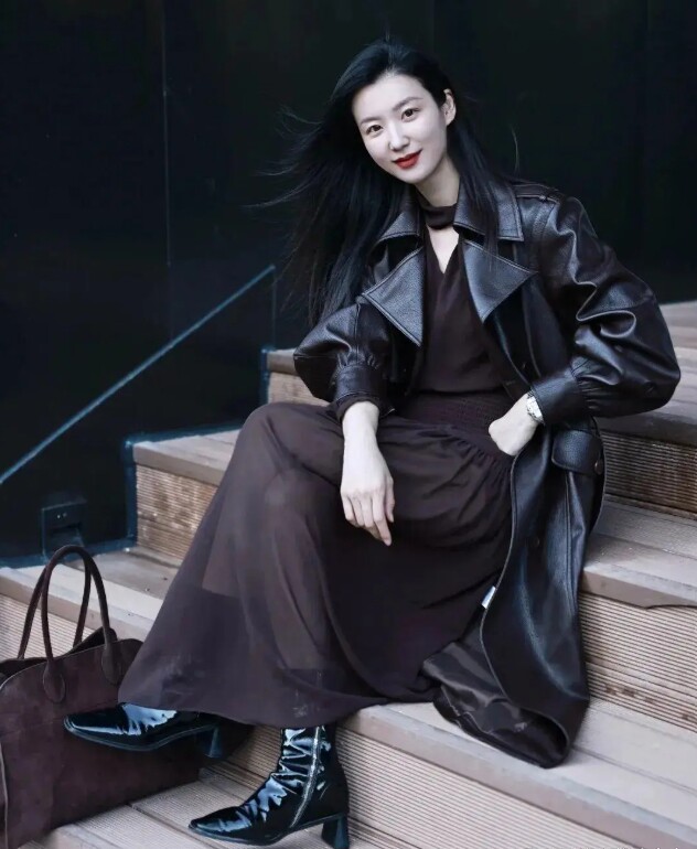 Lạnh này mặc gì đi làm? 20 outfit "ruột" của các blogger thời trang cao dưới 1m60 mà "hack" dáng như 1m70 - 21