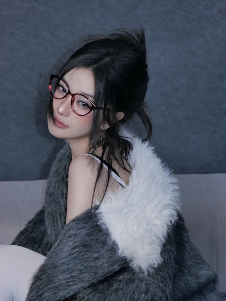 &#34;Hotgirl trà sữa&#34; bản Việt trong sáng một thời nay giao diện quyến rũ khác lạ khiến cư dân mạng không thể rời mắt - 3