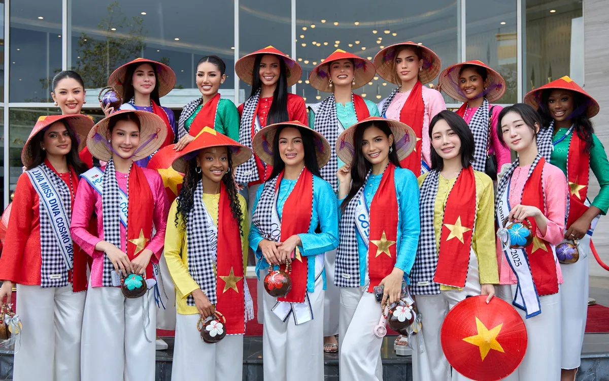 Trực tiếp Chung kết Miss Cosmo 2025: Phương Linh ổn định nhưng chưa bùng nổ, liệu có giành được vương miện? - 1