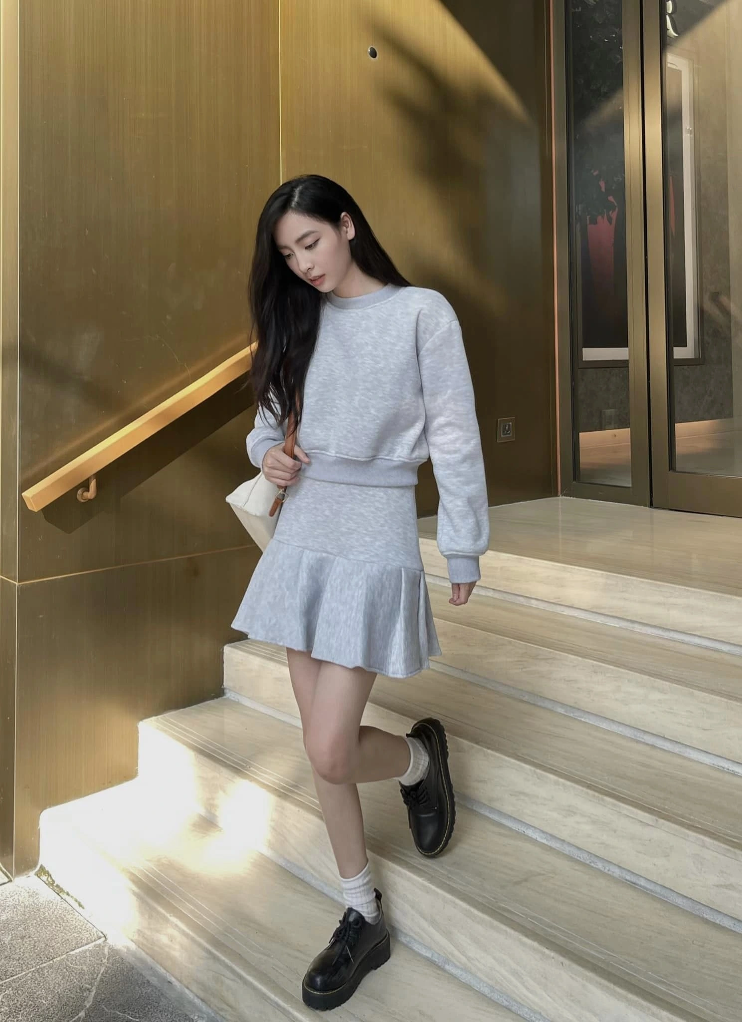 Từ ngày biết 4 công thức ăn mặc này, tôi diện gì cũng vừa gầy vừa cao, không còn tự ti - 11
