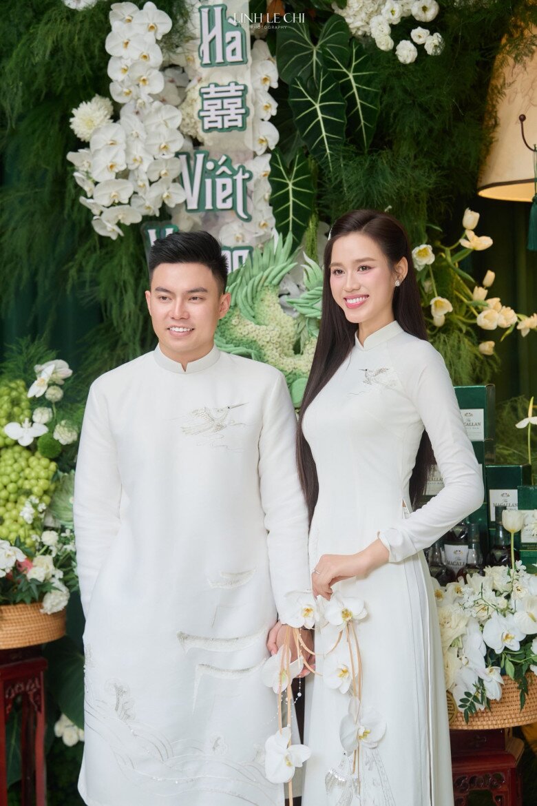 Cô dâu Đỗ Hà mặc áo dài có ý nghĩa đặc biệt, chồng Tổng giám đốc đeo đồng hồ có giá hơn tỷ - 1