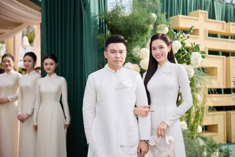 Cô dâu Đỗ Hà mặc áo dài có ý nghĩa đặc biệt, chồng Tổng giám đốc đeo đồng hồ có giá hơn tỷ - 2