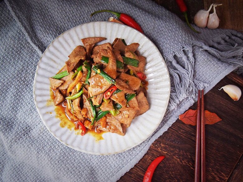 Bộ phận này của lợn vừa rẻ lại bổ, xào thế này mềm ngon, không tanh, ai cũng ăn chẳng còn thừa một miếng - 7