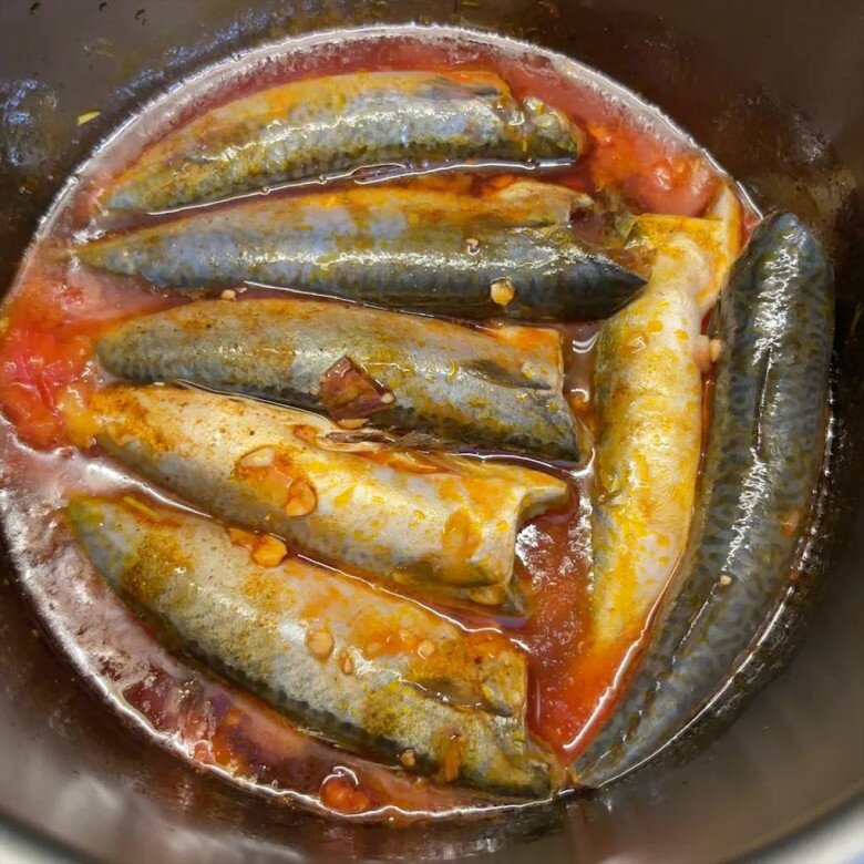 Cách kho cá nục mềm rục xương, thịt không nát hay tanh lại thơm ngon chỉ với vài chiêu đơn giản, ăn tốn cơm vô cùng - 4