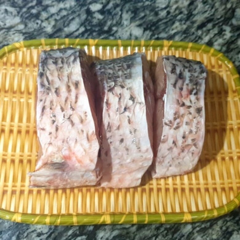 Cách kho cá mềm rục xương, chắc thịt, thơm nức cực đơn giản, ăn miếng nào trôi cơm miếng đó: Nhớ làm điều này 2 lần - 1