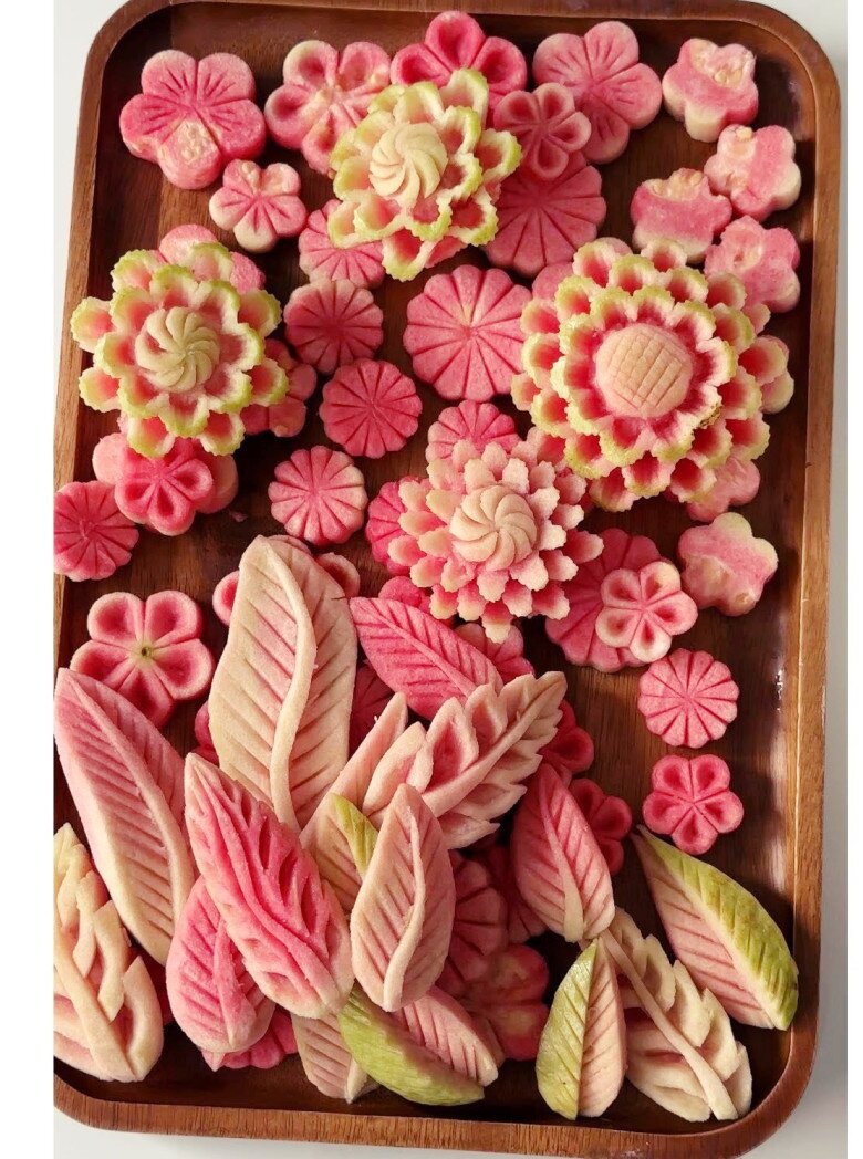 Cách tỉa cây thông Noel từ ổi không hề khó mà đẹp hút hồn của mẹ đảm, ai thích hãy thử ngay! - 5