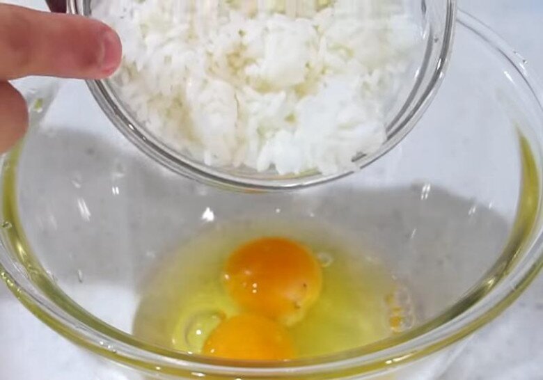 Cơm nguội thừa đừng bỏ, làm bánh kiểu này quá ngon lại sang chảnh, cả nhà được bữa sáng hấp dẫn - 1