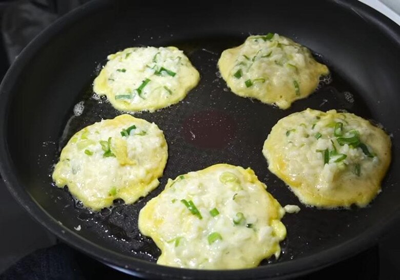 Cơm nguội thừa đừng bỏ, làm bánh kiểu này quá ngon lại sang chảnh, cả nhà được bữa sáng hấp dẫn - 3