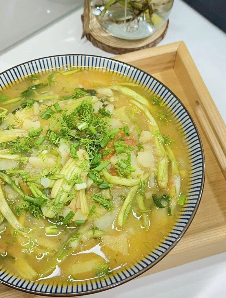 Cứ đến mùa rau cần lại &#34;hot&#34; món này, là đặc sản Thái Bình giờ chị em khắp nơi thi nhau nấu theo - 6