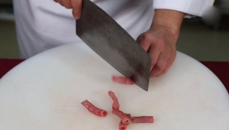 Đặc sản có tên "ngượng đỏ mặt", toàn thân không xương, ăn sống hay chín đều được, giá khoảng 200.000 đồng - 3