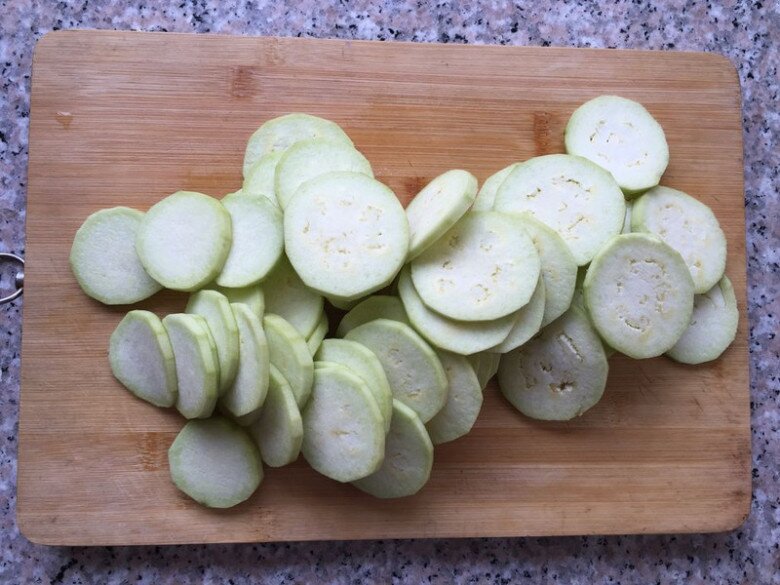 Đi chợ gặp "vua của các loại rau" này mua ngay, về làm món ăn vặt còn ngon hơn khoai lang - 3