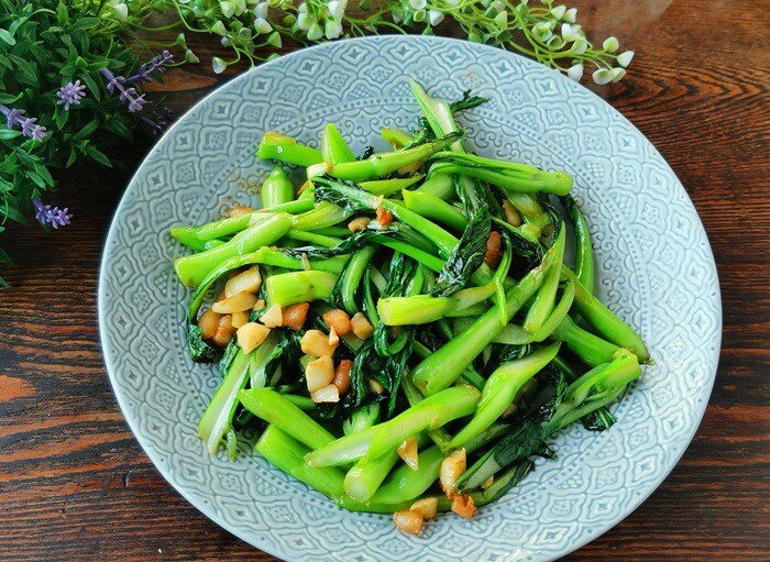 Dù xào rau gì, đừng cho ngay vào chảo, thêm 2 bước nữa rau xanh ngon ngọt, xanh mướt mắt - 4