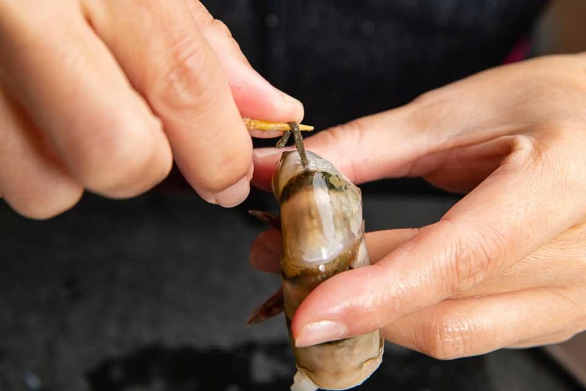 Khi ăn tôm to có cần thiết phải lấy chỉ tôm không? Hãy nghe xem ngư dân lâu năm nói gì - 4