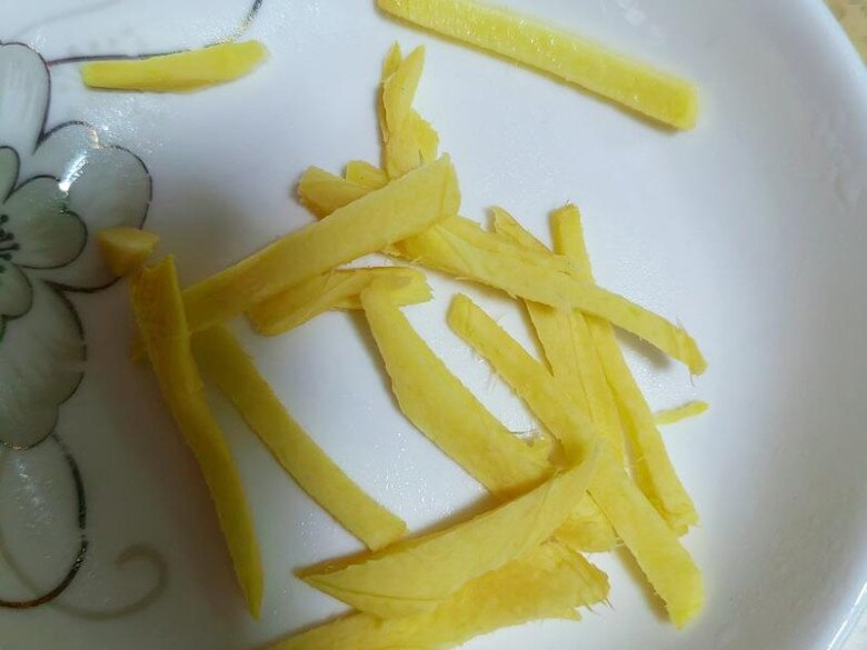 Lá này axit folic gấp 46 lần dưa chuột, giá rẻ bằng ½ rau muống, đem nấu canh được món ngon bổ rẻ - 2