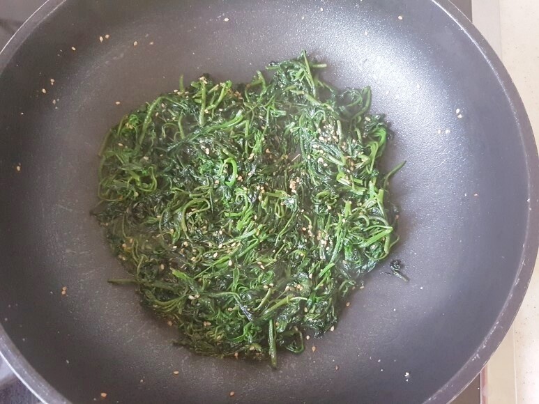 Lá này canxi gấp 2 lần sữa, đem xào rất ngon, giúp bổ tỳ, tiêu sưng nhưng ít người biết ăn - 6