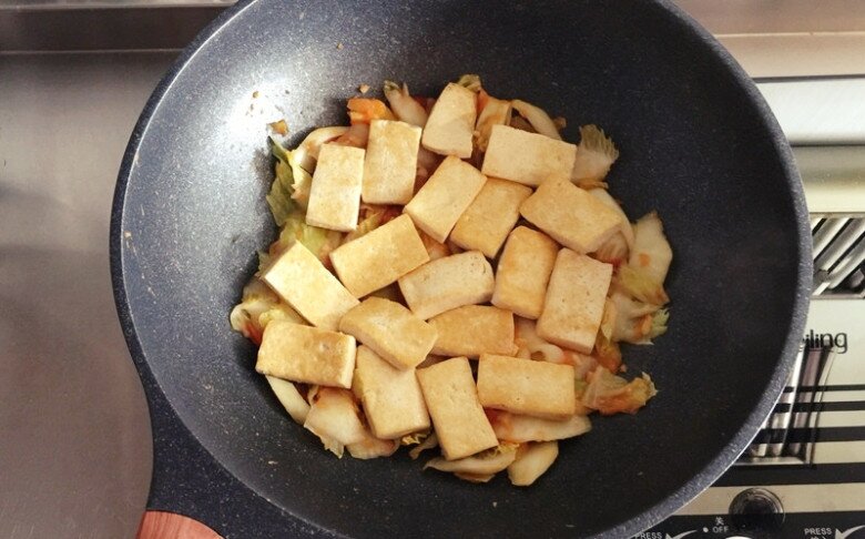 Là rau nhưng vitamin C cực cao, đem xào với kiểu này vừa ngon bổ lại đẹp da - 9