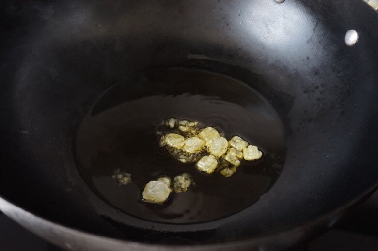 Làm sườn xào chua ngọt kiểu này nhớ nấu nhiều cơm, kẻo cả nhà ăn xong lại phải thòm thèm vì thiếu - 3