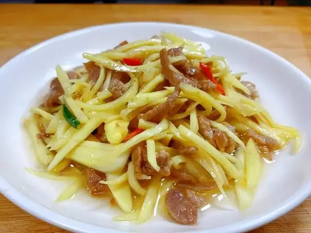 Loại củ mệnh danh là "nhân sâm nước", mọc từ bùn đất quê, nay là đặc sản ở thành phố, xào hay kho đều ngon - 4