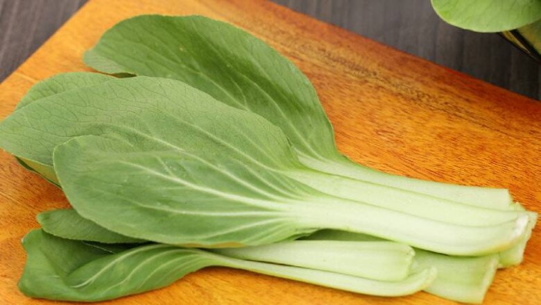 Loại rau giàu canxi đem xào với thứ này được món ăn vừa ngon lại bổ dưỡng gấp nhiều lần - 2