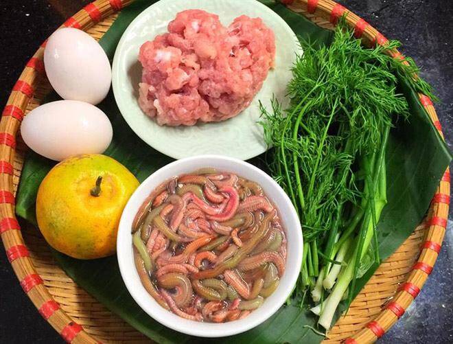&#34;Lộc trời&#34; ngoi lên từ bùn đất, dân vớt lên bán giá 500.000 đồng/kg, nhìn rùng mình nhưng ăn vào là tinh hoa trời đất - 1