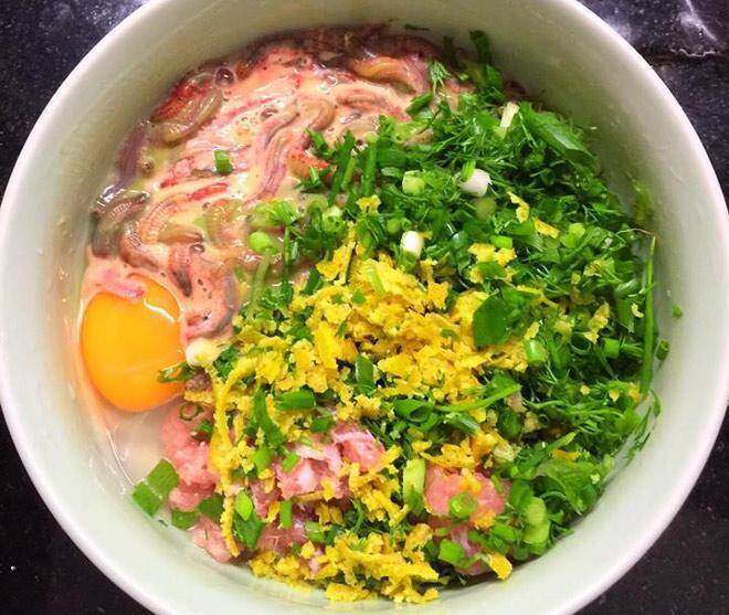 &#34;Lộc trời&#34; ngoi lên từ bùn đất, dân vớt lên bán giá 500.000 đồng/kg, nhìn rùng mình nhưng ăn vào là tinh hoa trời đất - 2