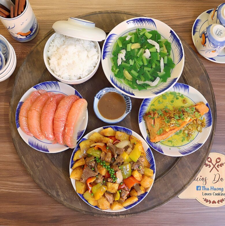 Mẹ đảm khoe loạt cơm yêu nước, mừng ngày giải phóng Thủ đô, nhìn mà muốn vào bếp nấu theo ngay - 8