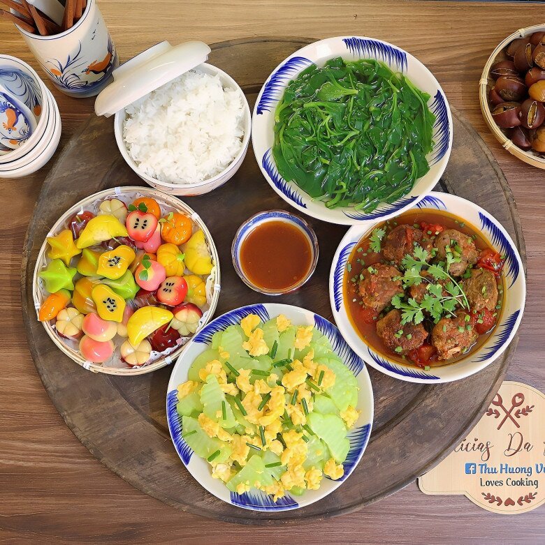 Mẹ đảm khoe loạt cơm yêu nước, mừng ngày giải phóng Thủ đô, nhìn mà muốn vào bếp nấu theo ngay - 10