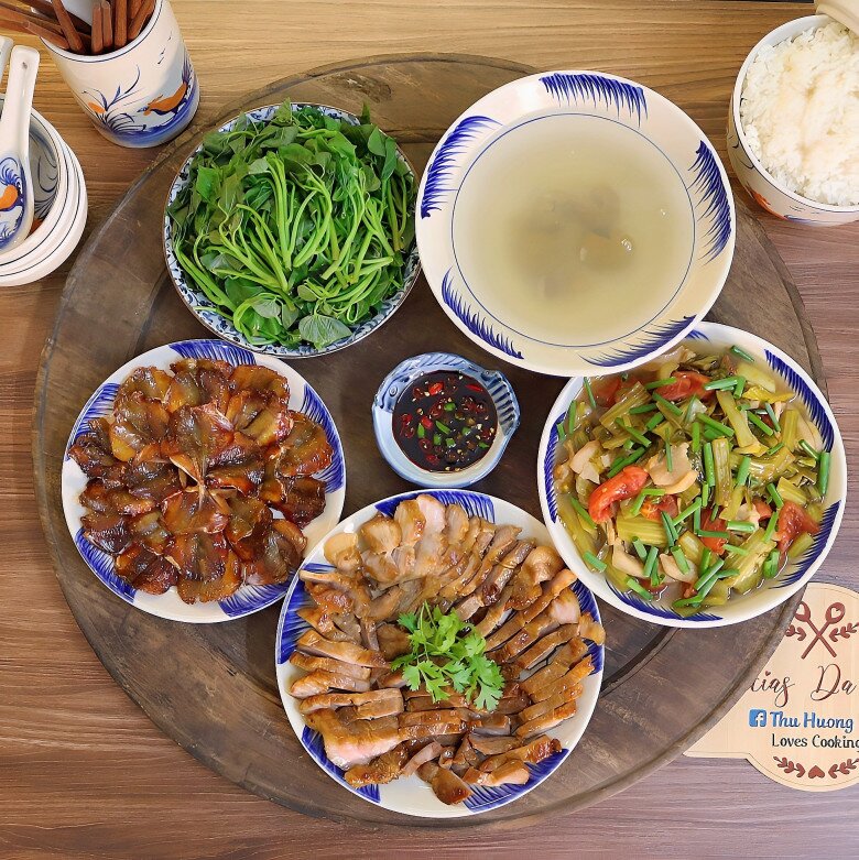 Mẹ đảm khoe loạt cơm yêu nước, mừng ngày giải phóng Thủ đô, nhìn mà muốn vào bếp nấu theo ngay - 12
