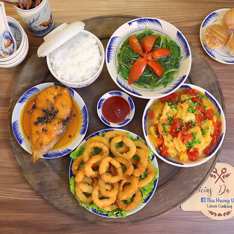 Mẹ đảm khoe loạt cơm yêu nước, mừng ngày giải phóng Thủ đô, nhìn mà muốn vào bếp nấu theo ngay - 7