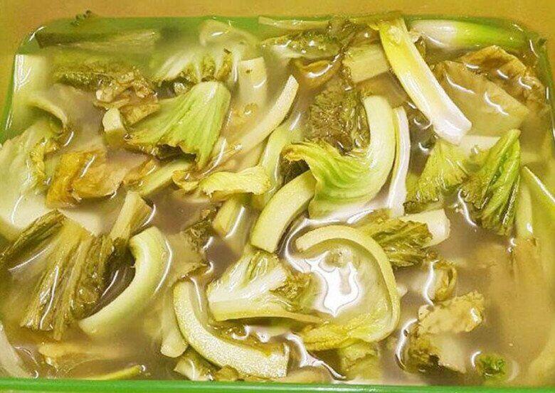 Muối dưa cải đừng chỉ cho muối, thêm một bước này dưa vừa nhanh giòn ngon, vàng ươm không bị màng hay khú - 3