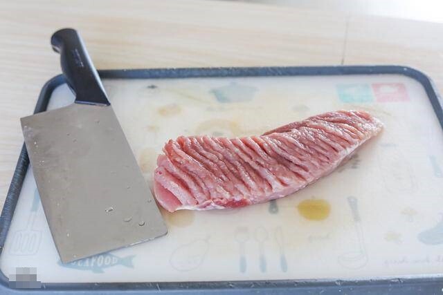 Tự băm thịt thật khó và lâu, đầu bếp mách chỉ 2 phút là băm xong miếng thịt 300g, vừa ngon lại cực vệ sinh - 2