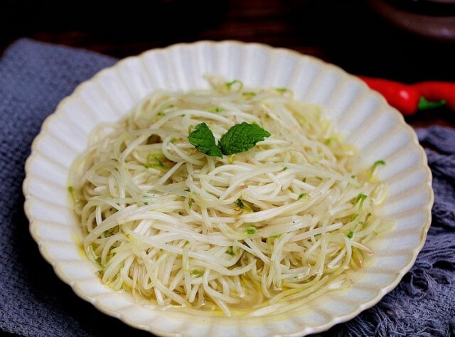 Xào giá đỗ đừng cho trực tiếp, thêm một bước giá vừa giòn lại không bị ra nước hay mềm nhũn - 1