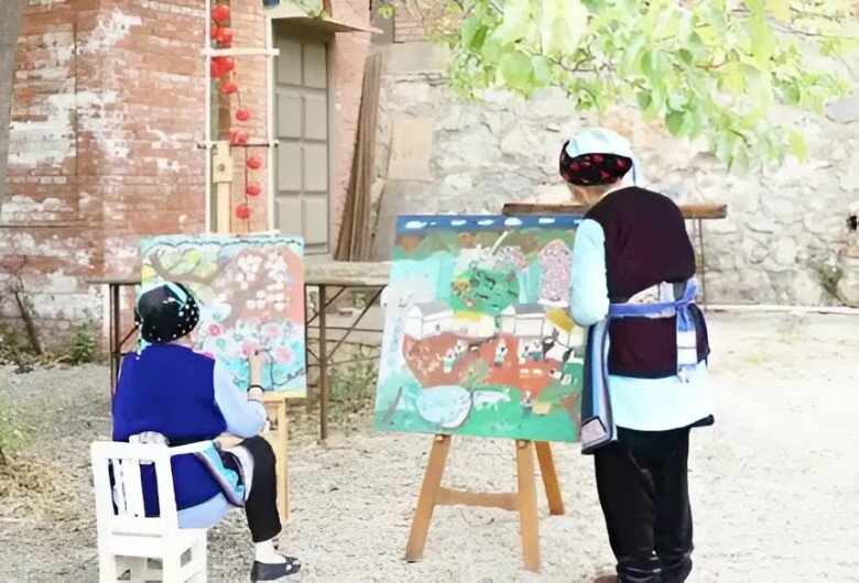 Cụ bà 78 tuổi lần đầu cầm cọ, 92 tuổi trở thành &#34;kỳ tích của nghệ thuật nông dân&#34;, tác phẩm được khắp nơi săn đón - 2