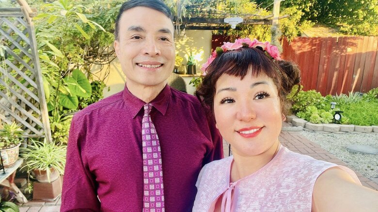 Bố ruột "bé Xuân Mai" đánh má hồng, mặc đồ nữ, tiết lộ sự thật về con gái và độ "chịu chi" bất ngờ - 4