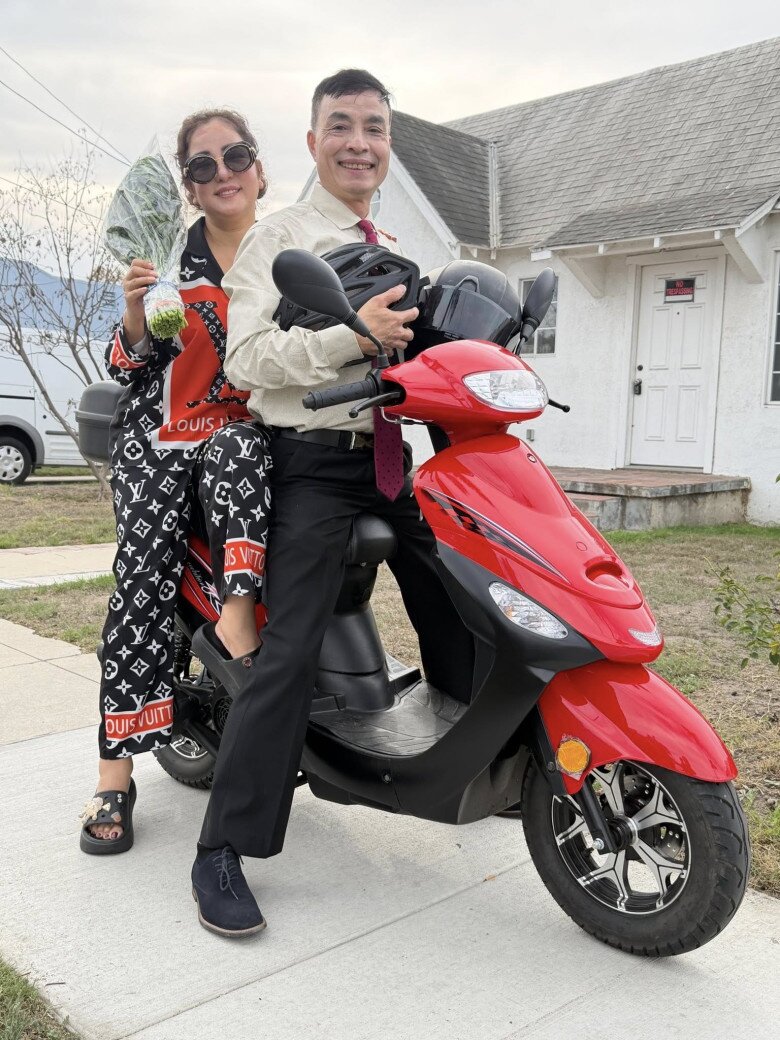 Bố ruột "bé Xuân Mai" đánh má hồng, mặc đồ nữ, tiết lộ sự thật về con gái và độ "chịu chi" bất ngờ - 3