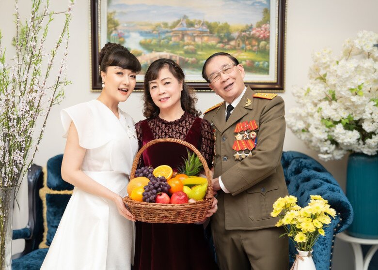 "Ông Lạc mà lấy bà Liên" - Bố ruột Vân Dung từng được nhắc đến trong Táo Quân: Thời trẻ phong thái cực lãng tử - 2