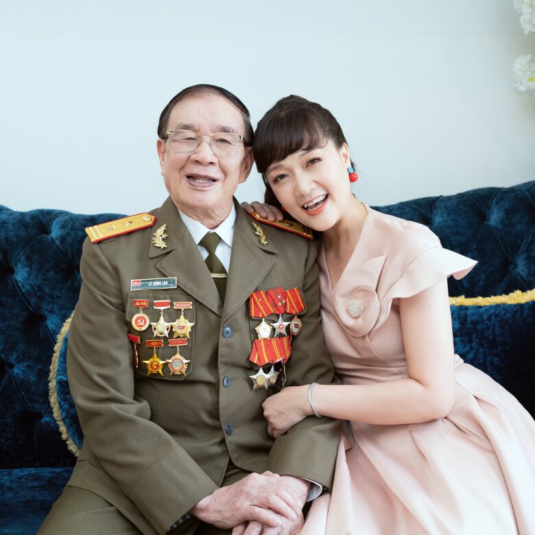 "Ông Lạc mà lấy bà Liên" - Bố ruột Vân Dung từng được nhắc đến trong Táo Quân: Thời trẻ phong thái cực lãng tử - 10