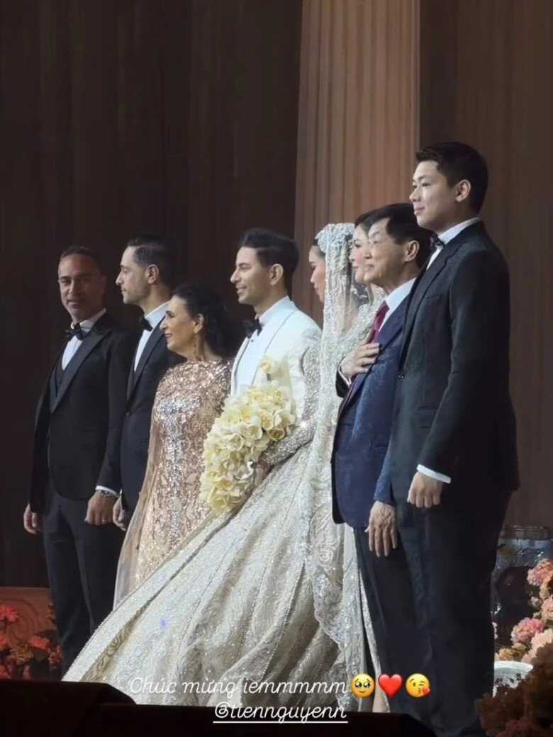 Cậu út điển trai nhà tỷ phú - Hiếu Nguyễn: Từ "bao cát" bị chị ruột chọn làm búp bê đến chàng phù rể gây xúc động - 2