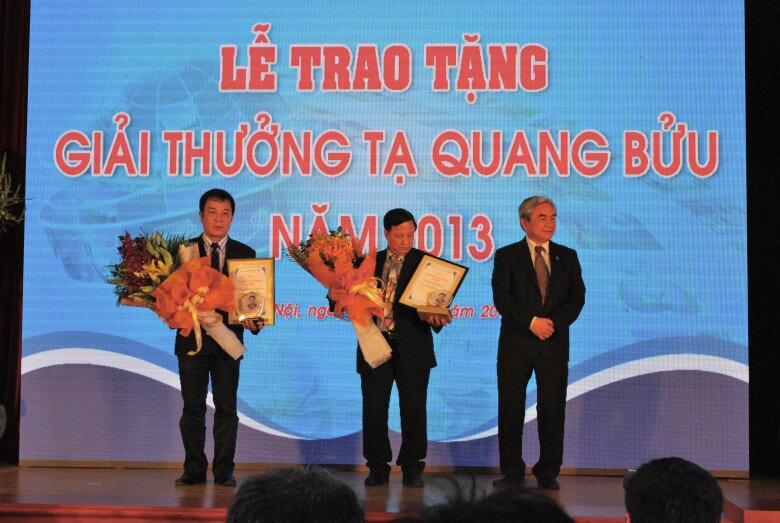 &#34;Hổ phụ sinh hổ tử&#34;, MC VTV từng là Thủ khoa khoe bố ruột là Giáo sư - Tiến sĩ, Nhà giáo nhân dân đáng kính - 4
