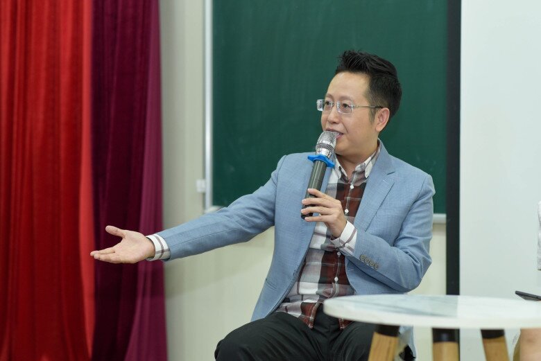 &#34;Hổ phụ sinh hổ tử&#34;, MC VTV từng là Thủ khoa khoe bố ruột là Giáo sư - Tiến sĩ, Nhà giáo nhân dân đáng kính - 10