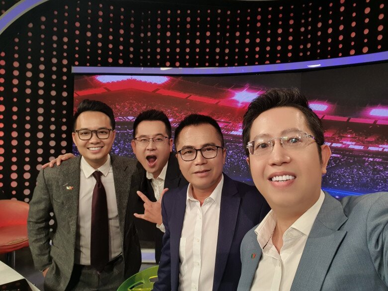 &#34;Hổ phụ sinh hổ tử&#34;, MC VTV từng là Thủ khoa khoe bố ruột là Giáo sư - Tiến sĩ, Nhà giáo nhân dân đáng kính - 8