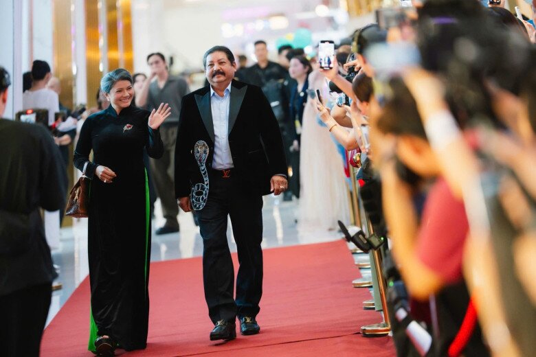 Nữ diễn viên Việt sinh 3 con với 3 người đàn ông: Nay tóc bạc vẫn có bạn trai, sống ở nhà vườn 6000m2 - 3