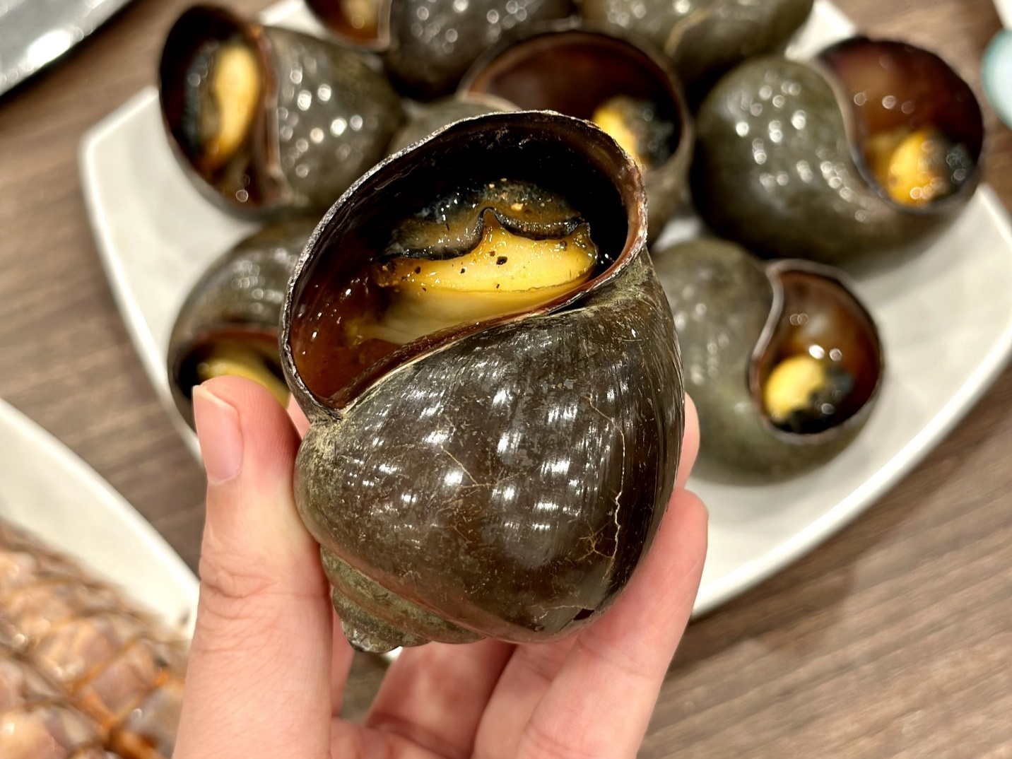 Ăn ốc nóng ở TP.HCM, mách bạn 7 địa chỉ ngon nhất, giá rẻ giật mình món nào cũng có - 6