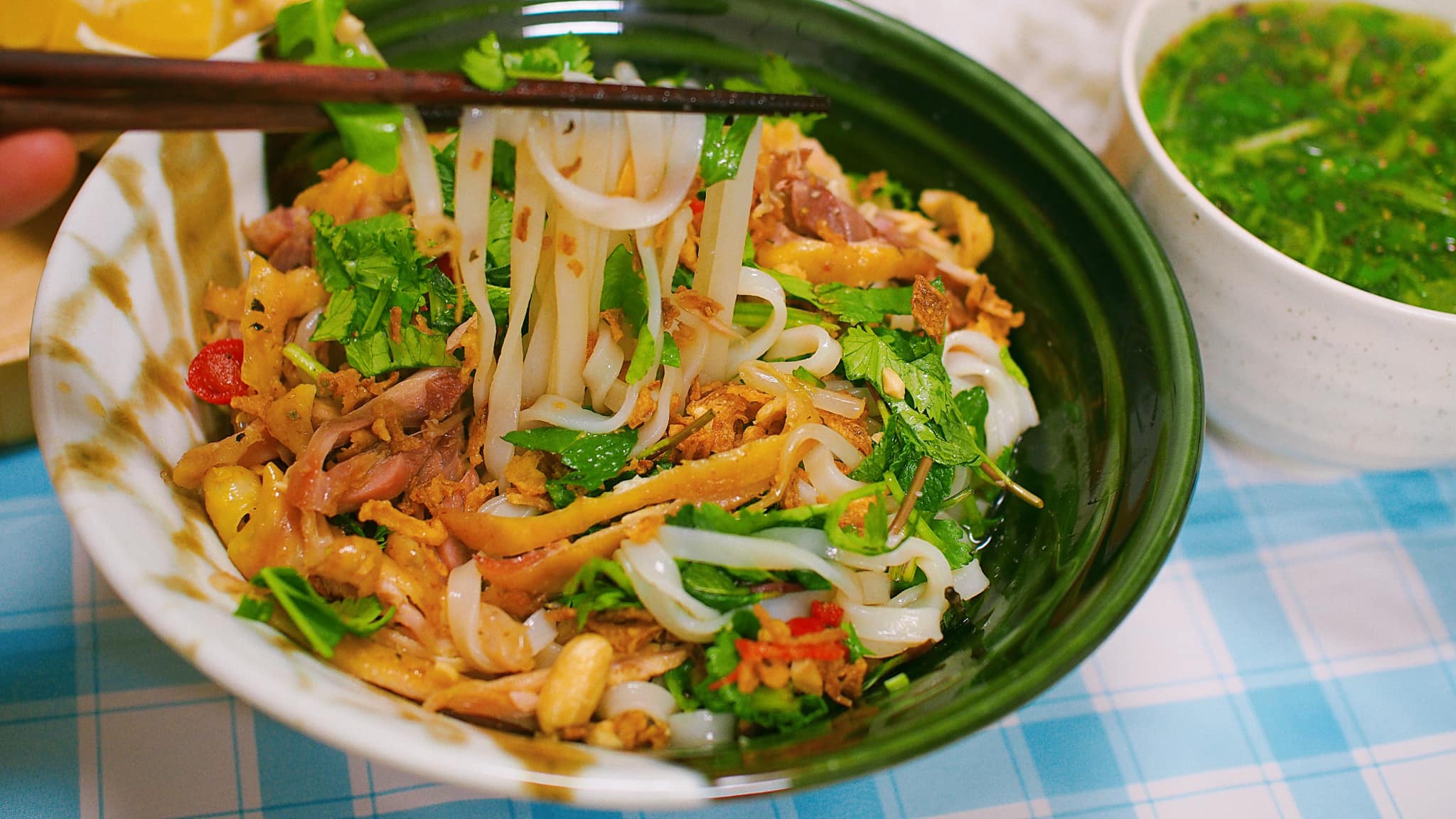 Những biến tấu hấp dẫn từ phở Hà Nội, phố nào cũng có, thích hợp để giải ngấy trong ngày &#34;ẩm ương&#34; - 2