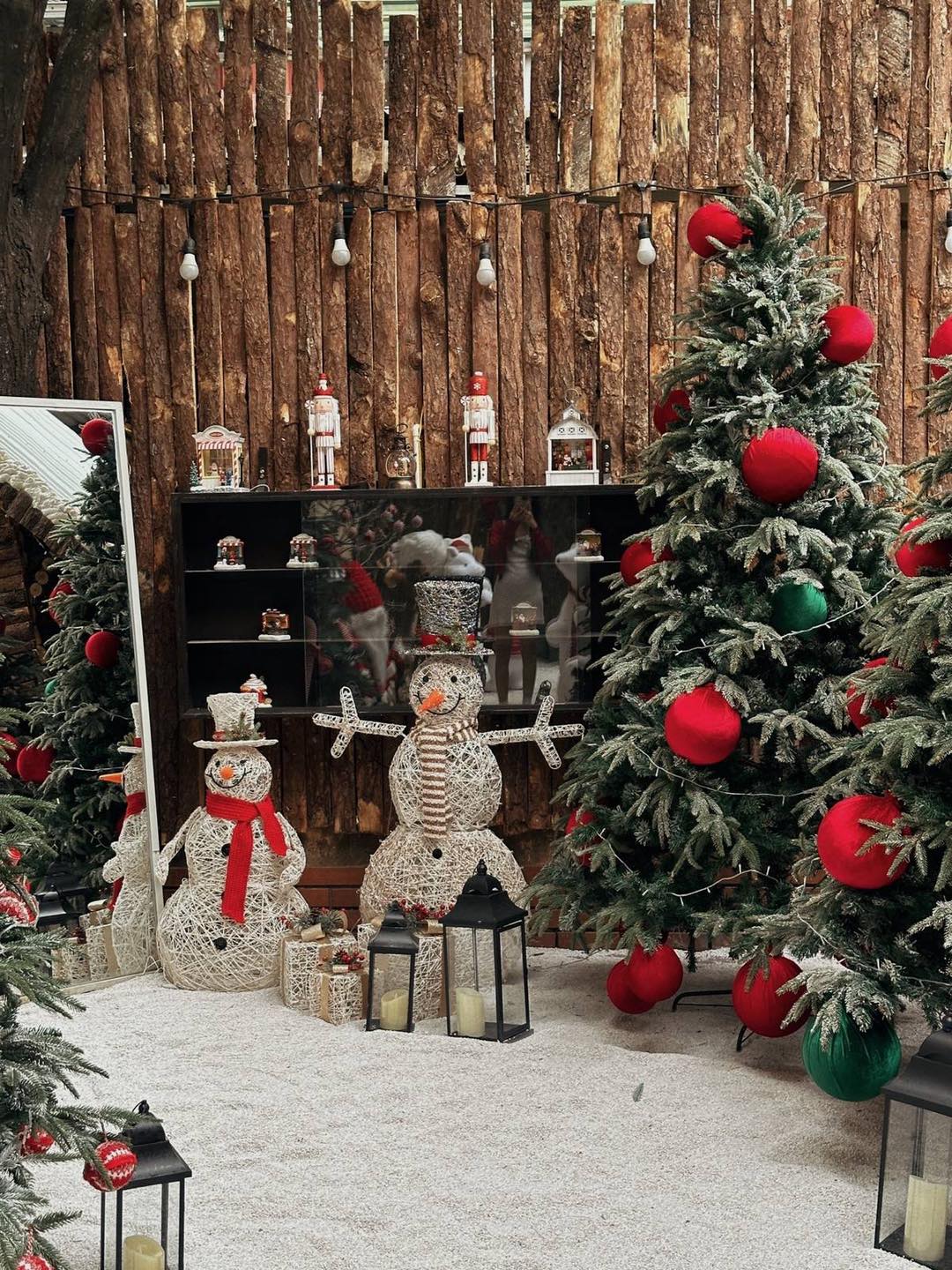 Ở Hà Nội có 5 địa điểm đón Giáng sinh sớm, chụp góc nào cũng có ảnh đẹp, thỏa sức sống ảo mọi ngóc ngách  - 3