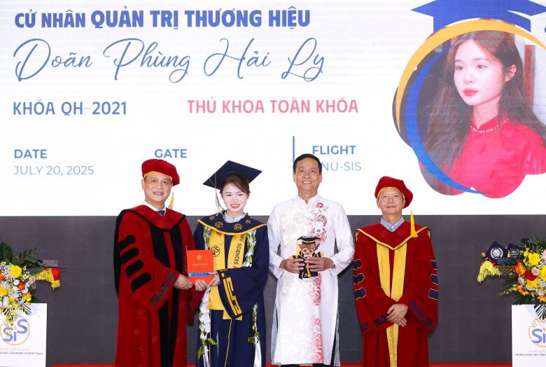 Nữ Thủ khoa thành công từ quyết định liều lĩnh ở tuổi 18: "Em muốn để lý thuyết có cơ hội được sống trong thực tế..." - 2