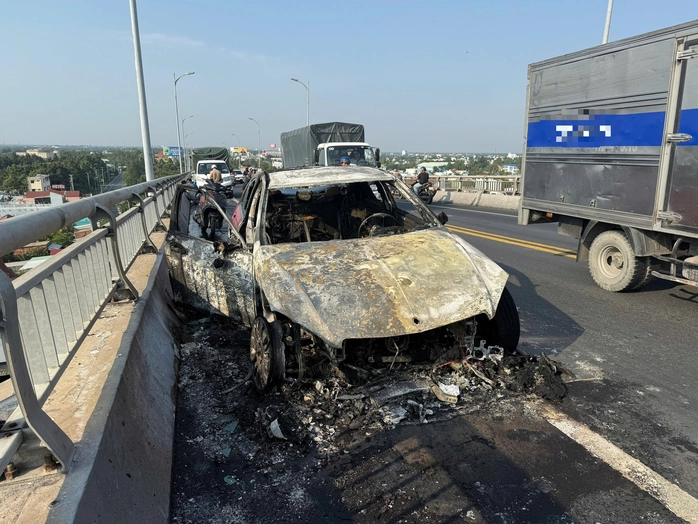 Tin tức 24h: Áp thấp nhiệt đới loanh quanh trên Biển Đông, Trung Bộ mưa lớn từ đêm nay - 5